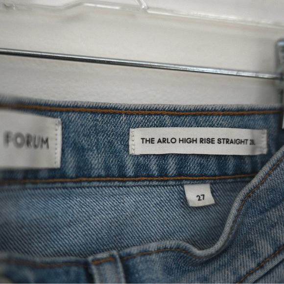 ARITZIA - Denim Forum- Size 27 - 28L, The Arlo High Rise Straight Jean - Picture 15 of 16